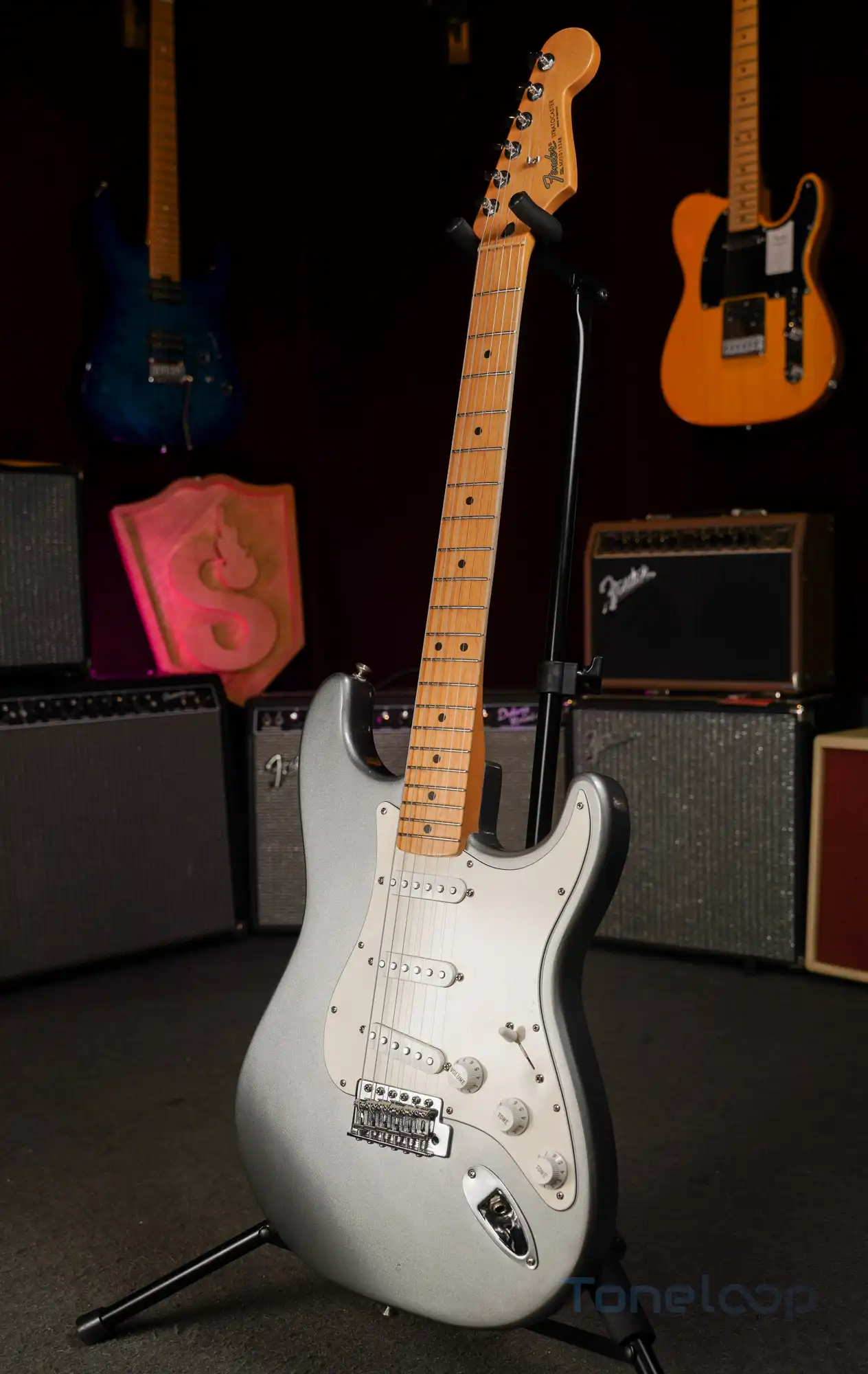 Fender Standard Stratocaster - Image 4