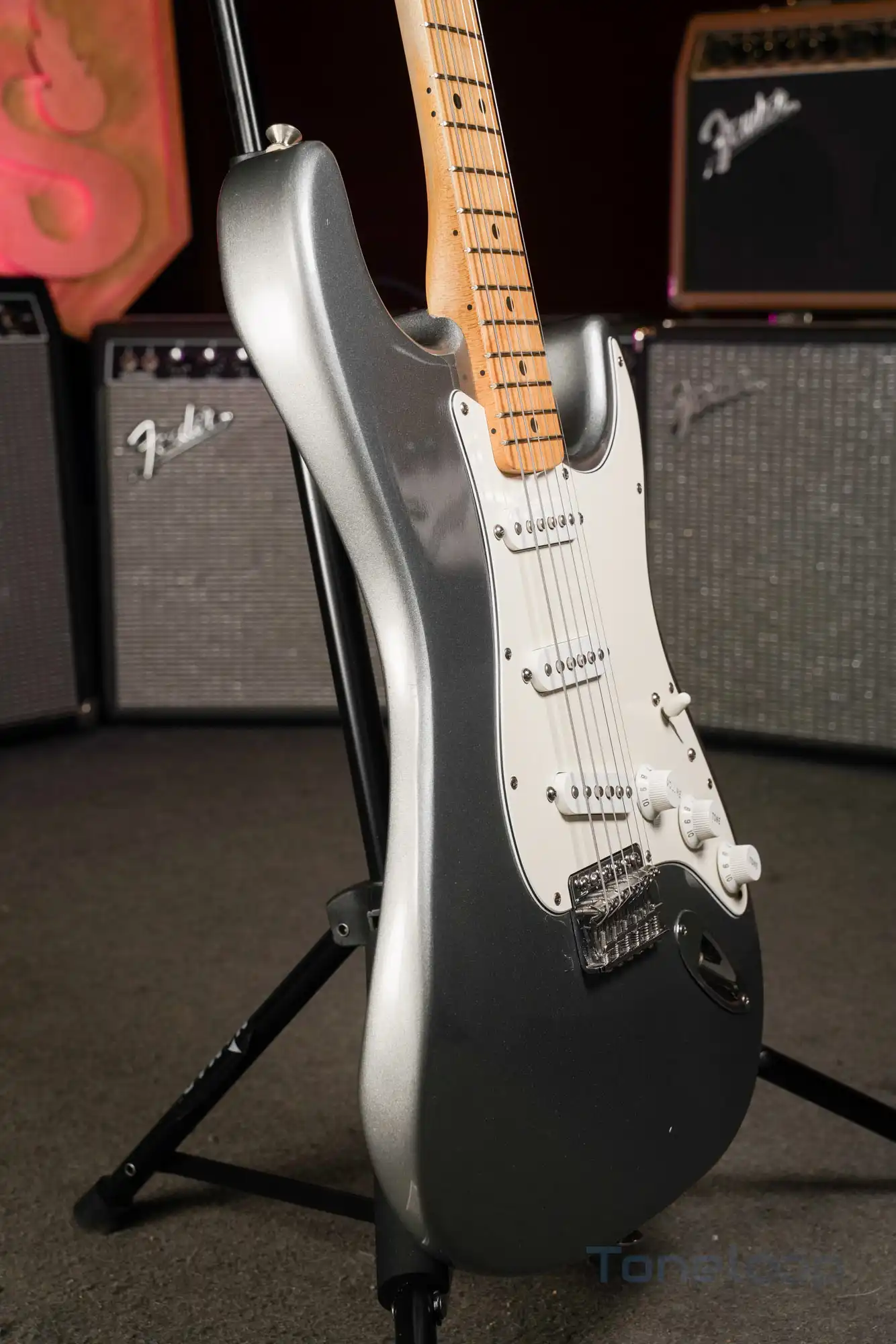 Fender Standard Stratocaster - Image 6